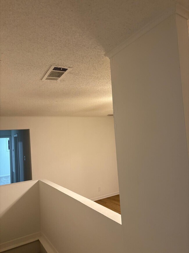 Building Photo - 4311 Ashland Dr