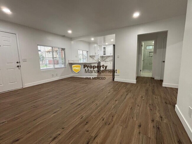 Building Photo - Newly remodeled 2 bedroom duplex for $1900