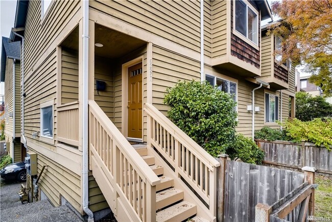 Building Photo - 4Bd/3.25Ba Seattle Townhouse