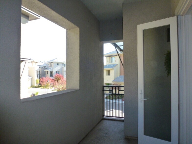 Building Photo - 1121 Tuolumne Lane