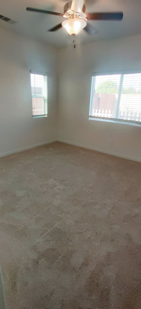 Building Photo - 4 Bed 2 Bath Home in NE Bakersfield!