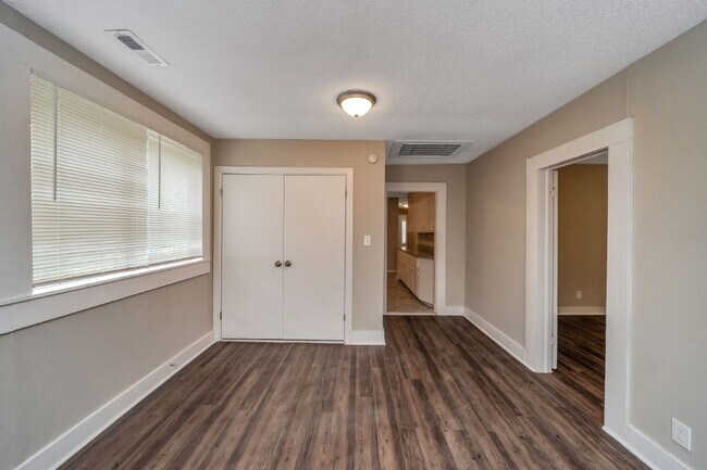 Building Photo - RARE 4BR Bessemer Beauty – Huge Space, Modern Updates & Low Move-In Costs!