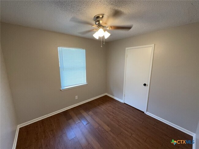 Building Photo - 1205 Kathey Dr