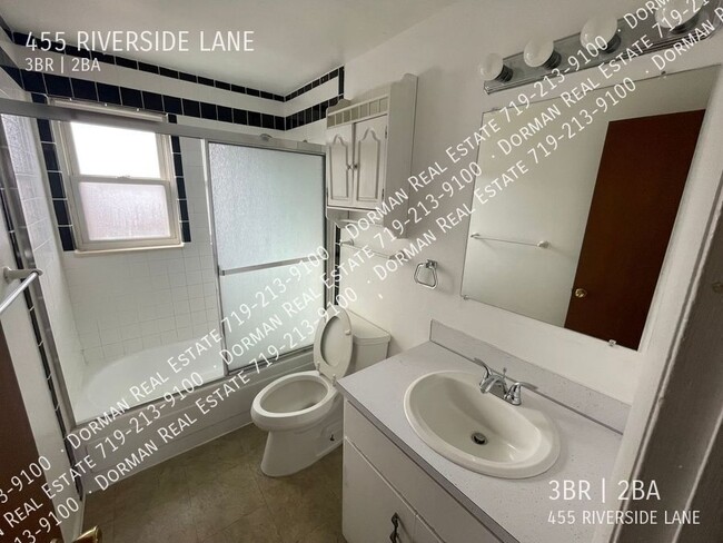 Building Photo - 455 Riverside Ln
