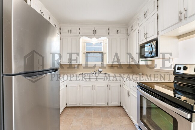 Building Photo - 853 N Terrace Dr