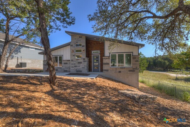 Building Photo - 2549 Grandview Forest