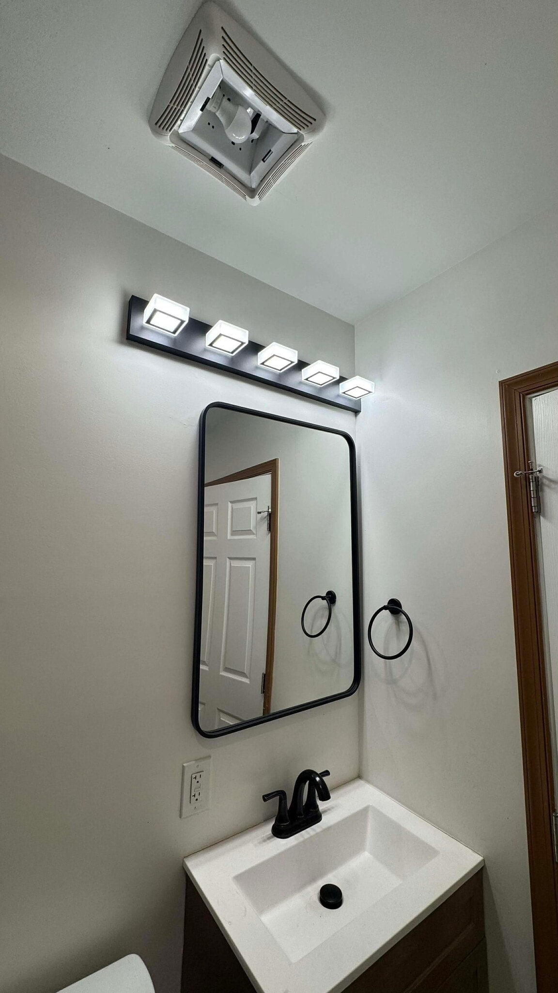 Building Photo - 2433 Druid Hill Ave