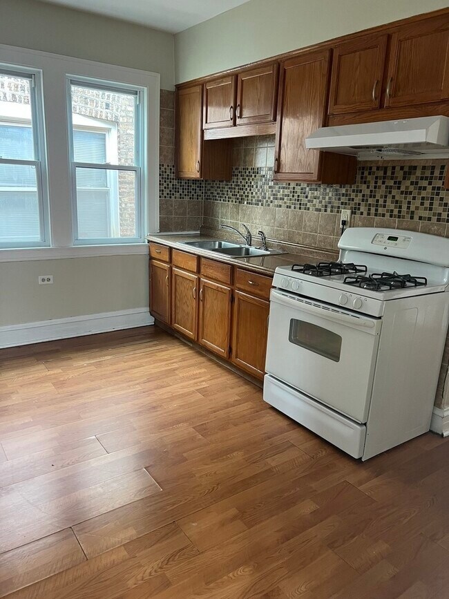 Building Photo - 6136 S Mozart St