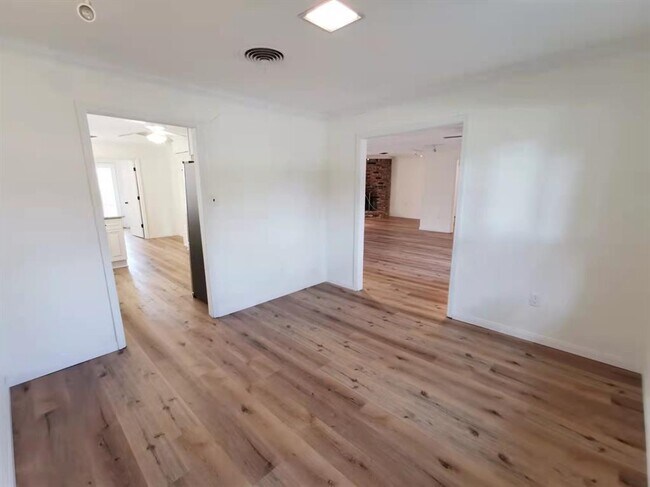 Building Photo - 5054 Yarwell Dr