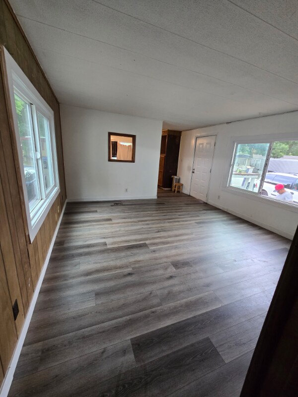 Building Photo - 10 9th Ave