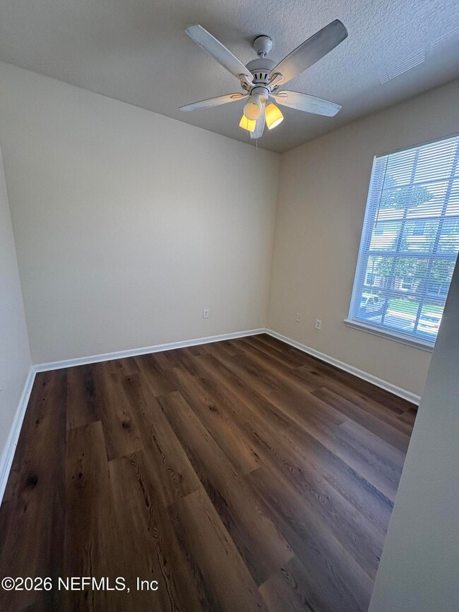 Building Photo - 10550 Baymeadows Rd