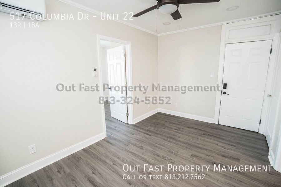 Building Photo - 517 Columbia Dr