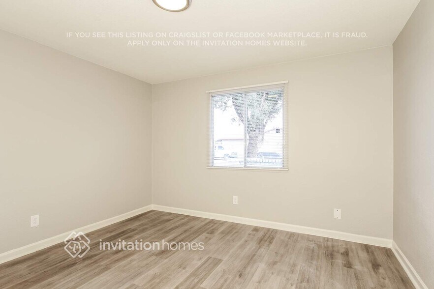 Building Photo - 4512 N 81st Dr