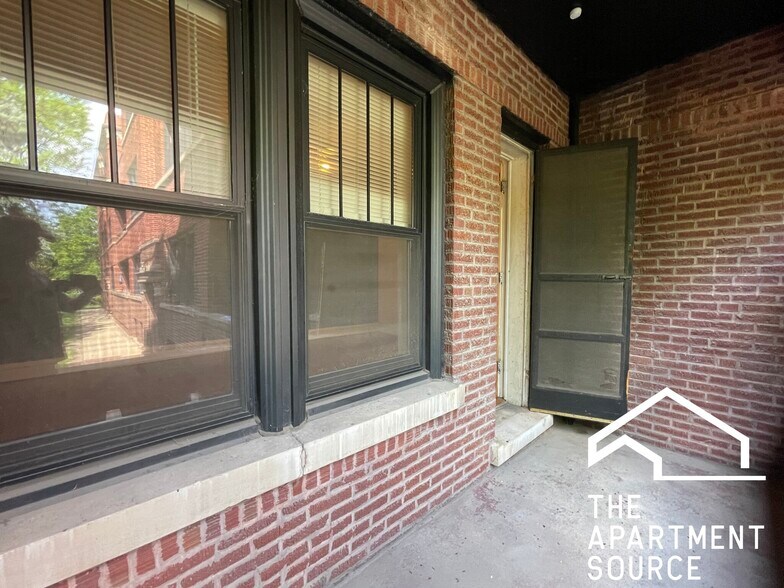 Building Photo - 2530 N Kedzie Blvd