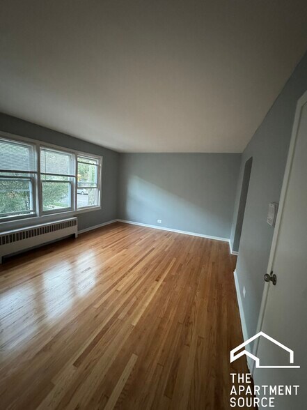 Building Photo - 6733 N California Ave