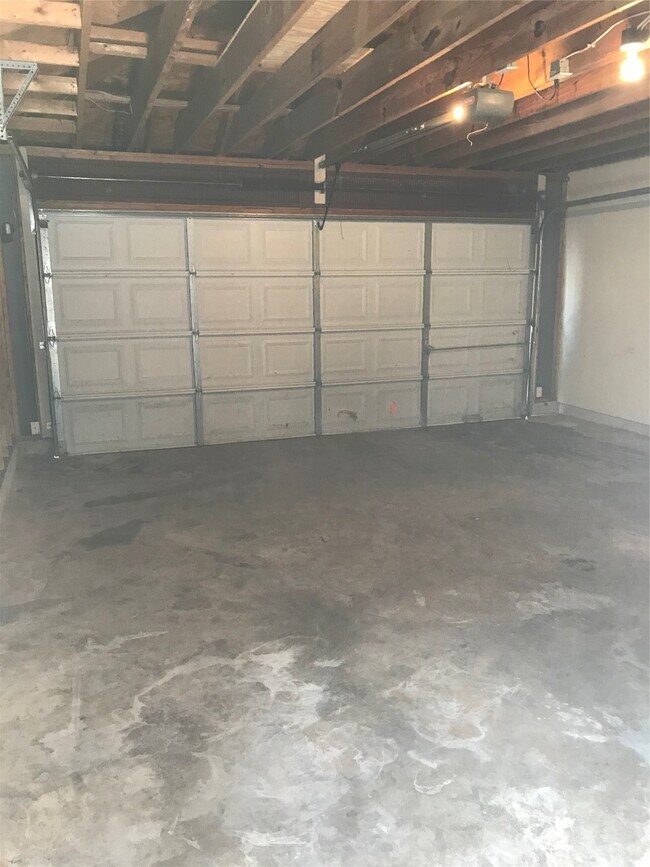 Building Photo - 23734 Pebworth Pl