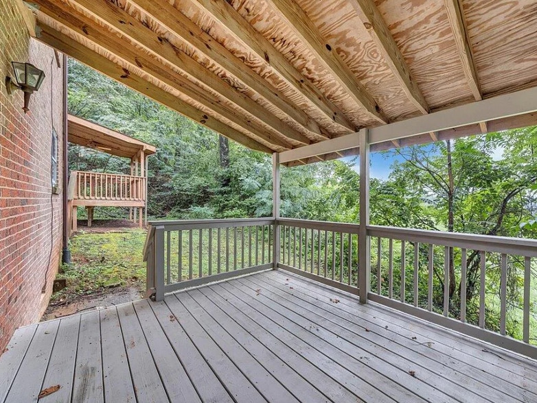 Building Photo - 1704 Elbert Dr