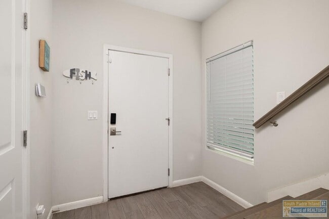 Building Photo - 128 Las Joyas Blvd