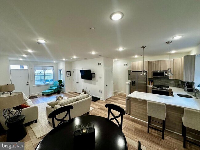 Building Photo - 2008 S College Ave