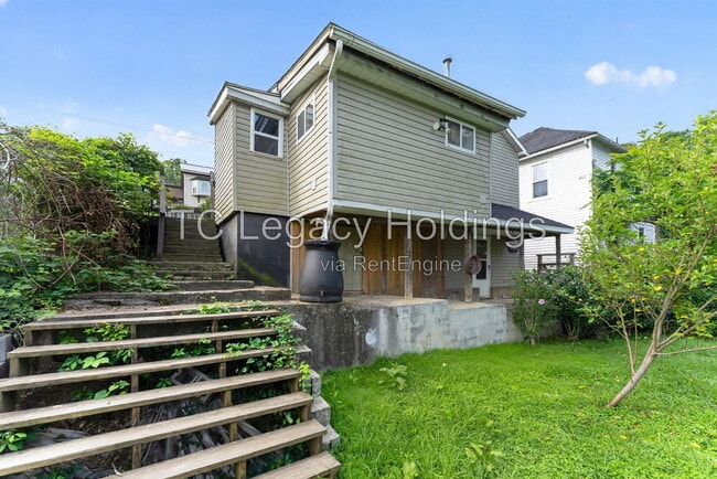 Building Photo - 138 Austin Ave