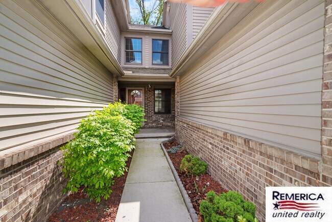 Building Photo - 45189 Horseshoe Dr