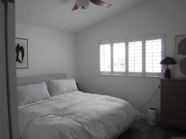 Building Photo - 4970 Mt Almagosa Dr