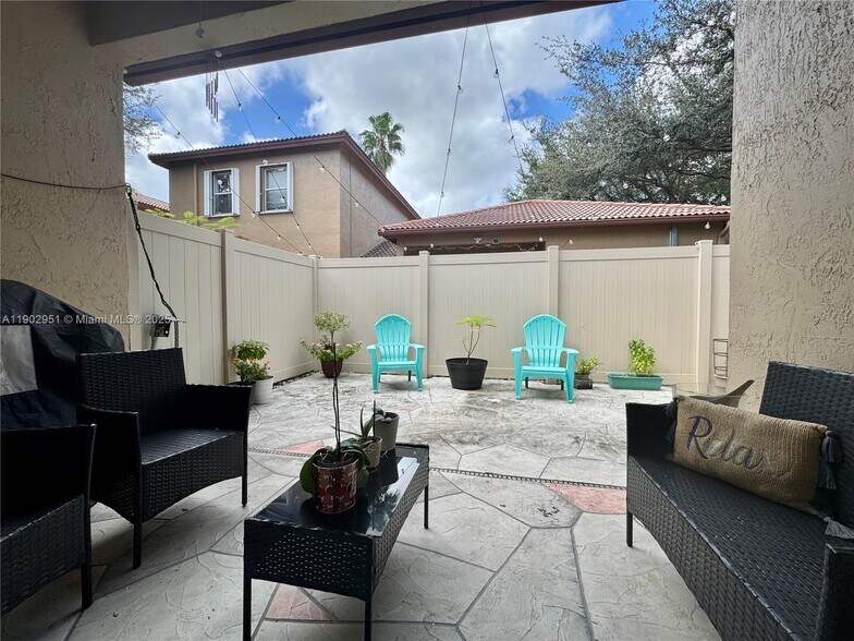 ?? 16137 Emerald Cove Rd, Weston — A Cozy One-Story Gem in Emerald Courts ?? - 16137 Emerald Cove Rd