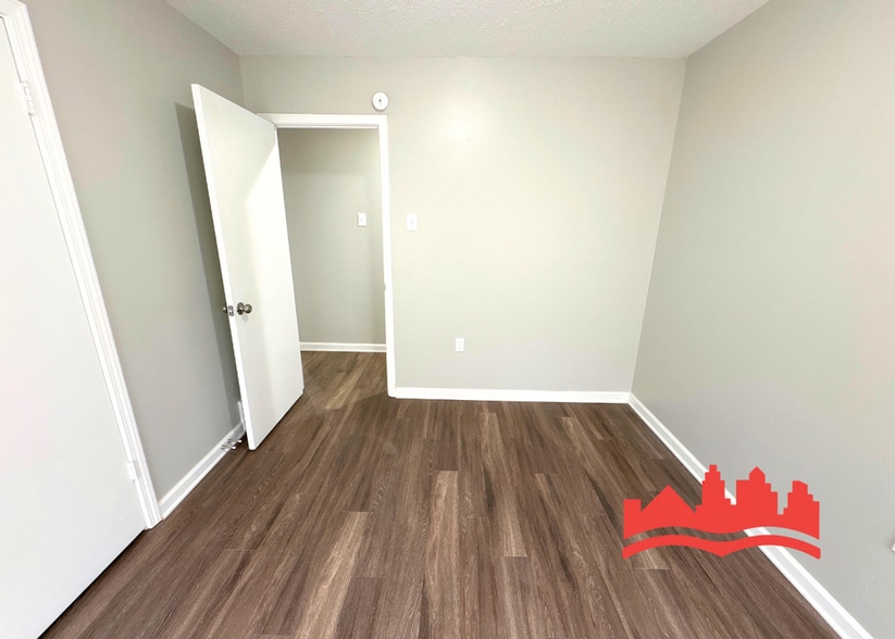 Building Photo - 638 Northaven Dr