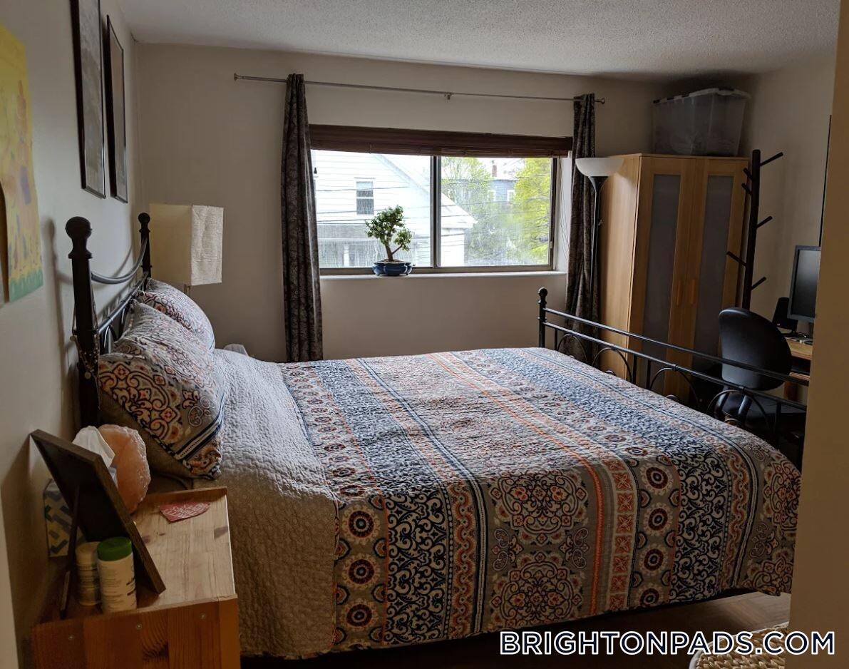 Building Photo - 26 Waverly St