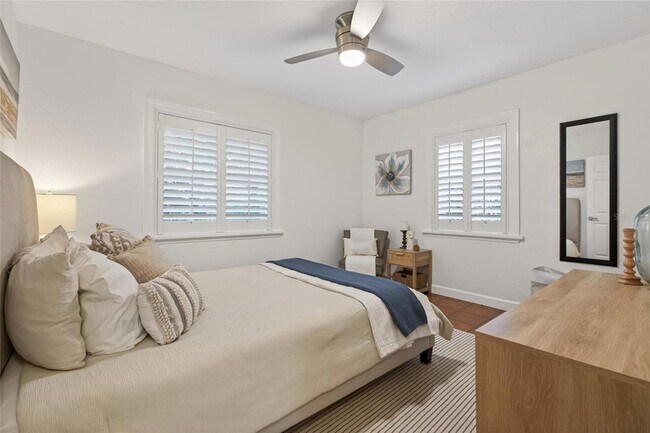 Building Photo - 5617 19th Ave S