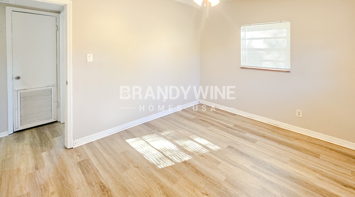 Building Photo - 4401 N 72nd St