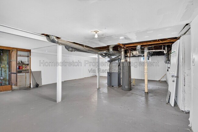 Building Photo - 6006 Cascade Dr