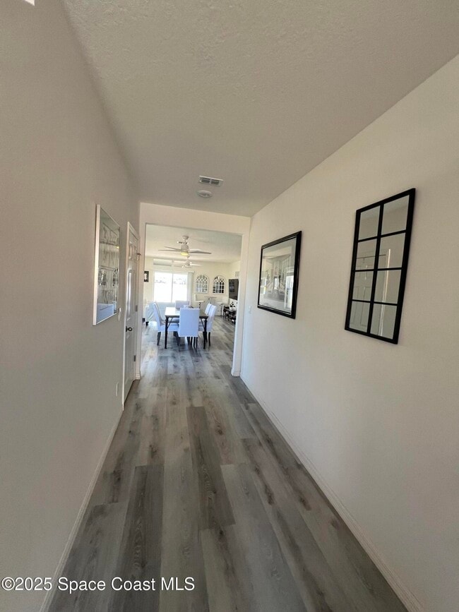 Building Photo - 976 Trinity St