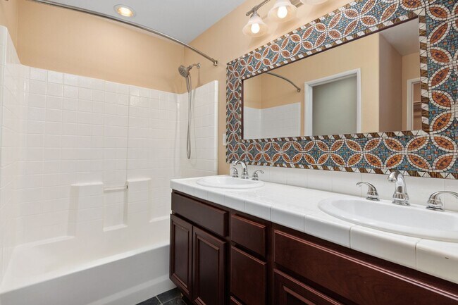 Building Photo - 10410 Duxbury Ln
