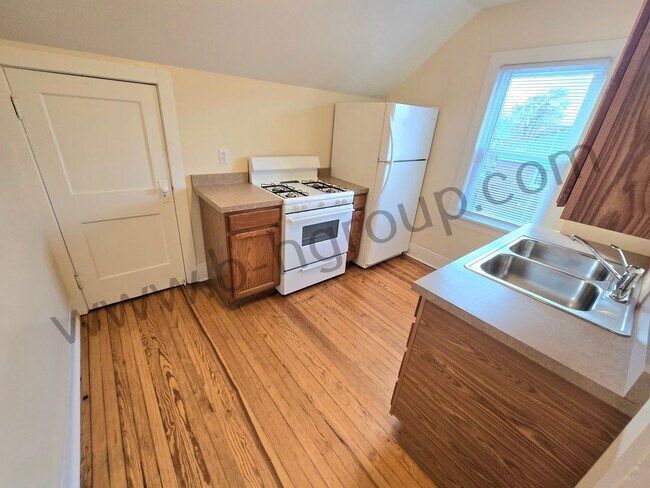 Building Photo - 1313 73rd St