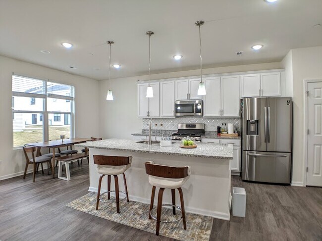 Building Photo - 2603 Geranium Way