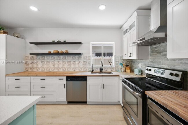 Building Photo - 1070 Tyler St