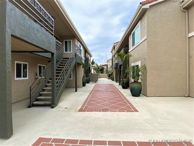 Building Photo - 7405 Charmant Dr