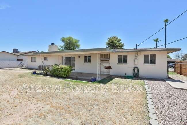 Building Photo - 1326 E Downing St