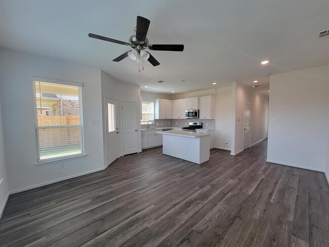 Building Photo - 937 Tillman Ln