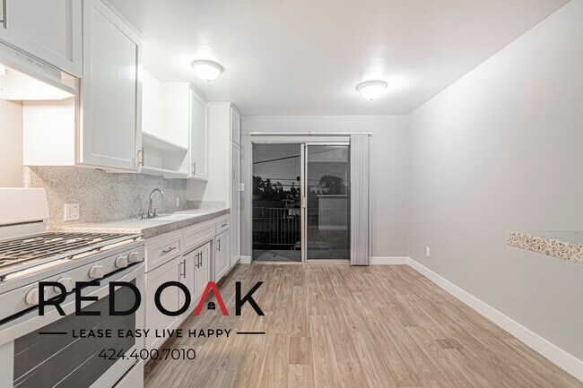 Building Photo - 690 S Riverside Ave