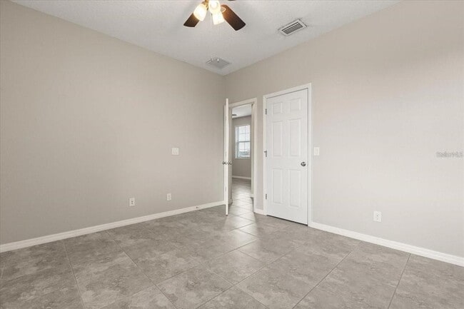Building Photo - 1046 Grand Hilltop Dr