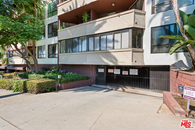 Building Photo - 1745 Camino Palmero St