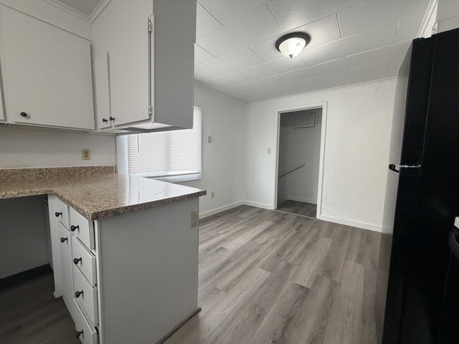 Building Photo - 338 N 2nd St