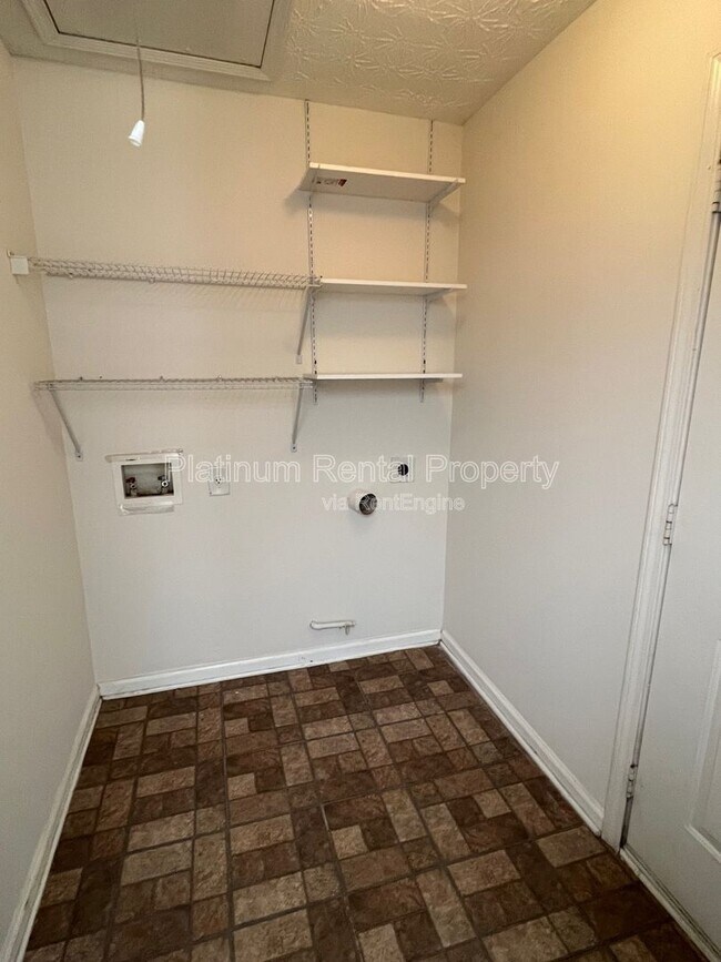 Building Photo - 4093 Laurel Bend Ct