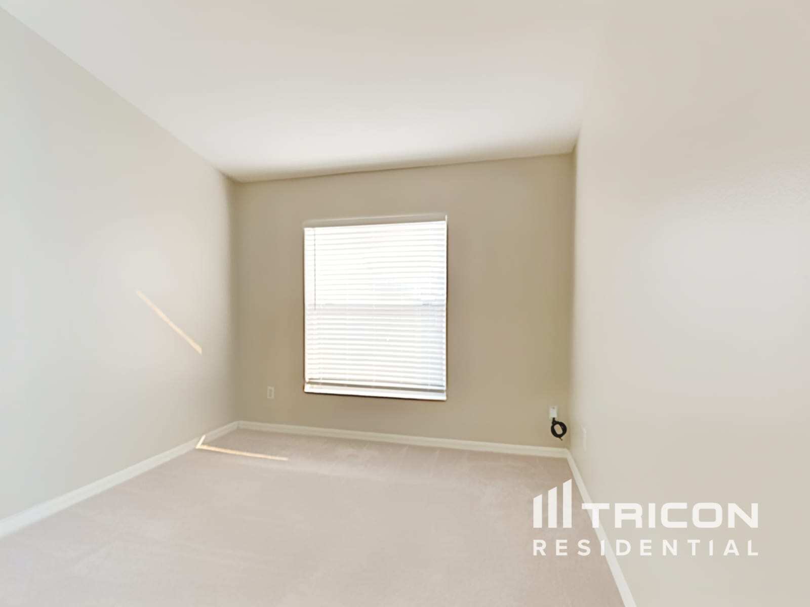 Building Photo - 7227 Edgewater Shores Ct