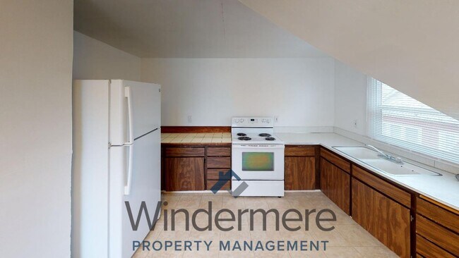 Building Photo - Birch904