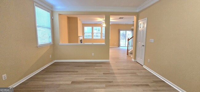 Building Photo - 11 Brookview Dr