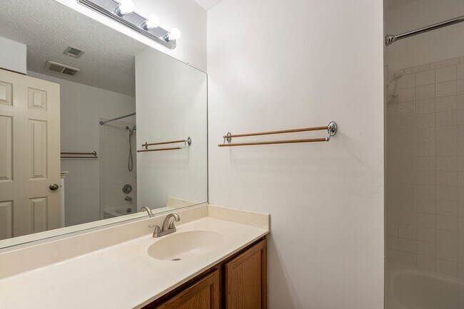 Building Photo - Beautiful North Austin Home