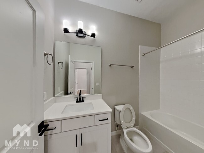 Building Photo - 660 Kimber Ln